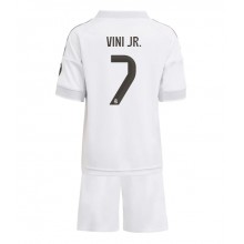 Real Madrid Vinicius Junior #7 Hjemmebanetrøje Børn 2025-26 Kortærmet (+ Korte bukser)